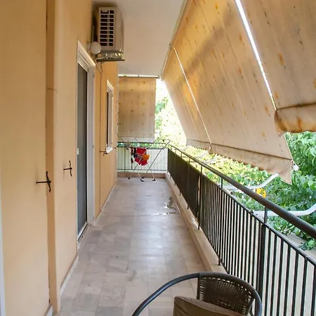 Apartment Mid Century Modern - Atelier Ancient Olympia